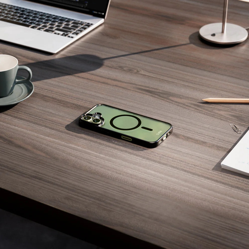 iPhone 17 mit modernem MagSafe Case in transparentem Look